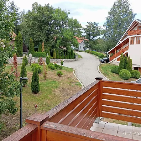 Zova Hemel *